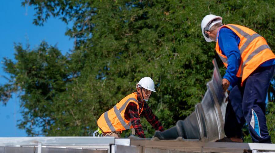 Expert Emergency Roof Repairs services in Alpha, MI